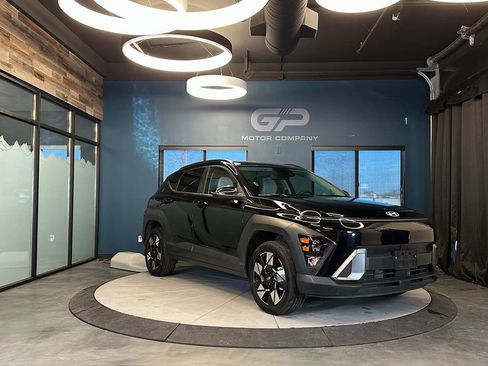 Used 2025 Hyundai Kona SEL image 1