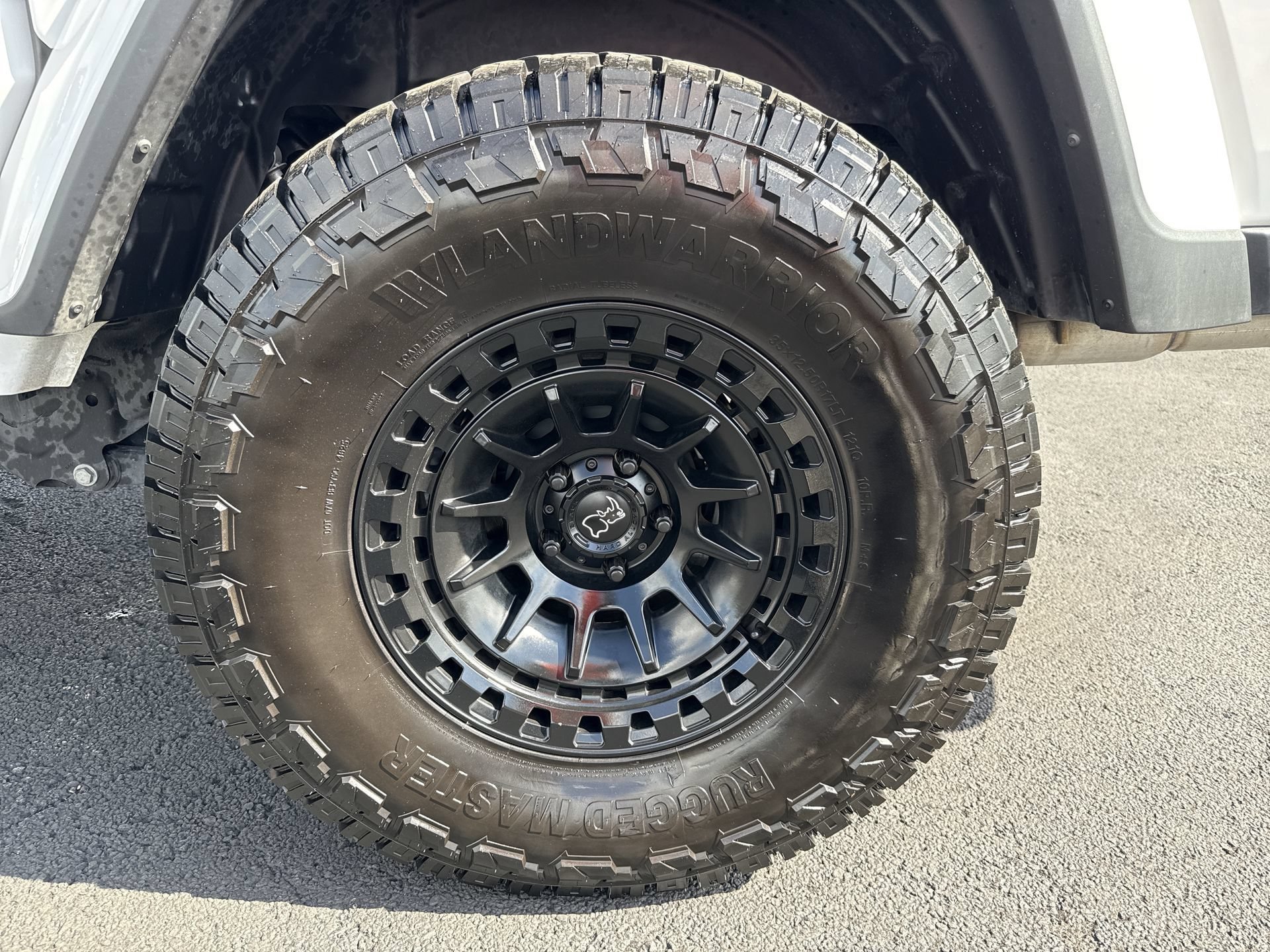 Used 2025 Jeep Gladiator Sport AWD/4WD image 18