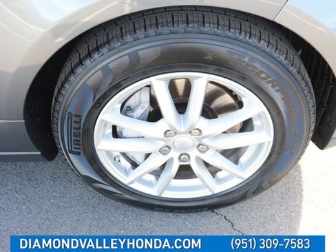 Used 2018 Land Rover Range Rover image 32