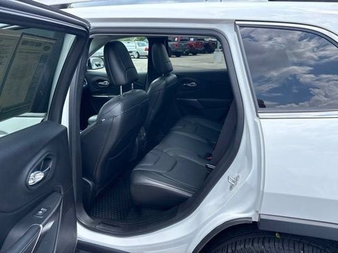 Used 2019 Jeep Cherokee Limited AWD/4WD image 18