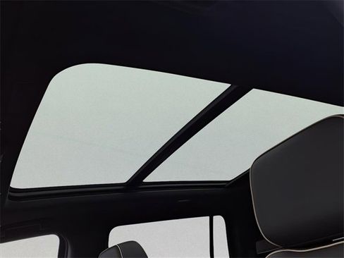 New 2026 Chevrolet Suburban Premier image 17