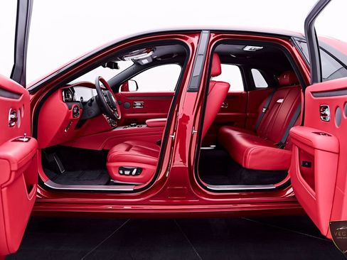 Used 2024 Rolls-Royce Ghost AWD/4WD image 40