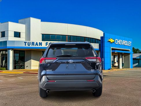 Used 2024 Toyota RAV4 XLE AWD/4WD image 4