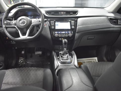 Used 2017 Nissan Rogue SV w/ Sun & Sound Touring Package AWD/4WD image 13