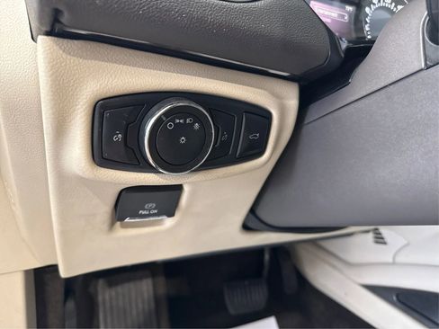 Used 2018 Lincoln MKZ Premiere image 19