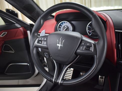 Certified 2022 Maserati Levante Modena image 26