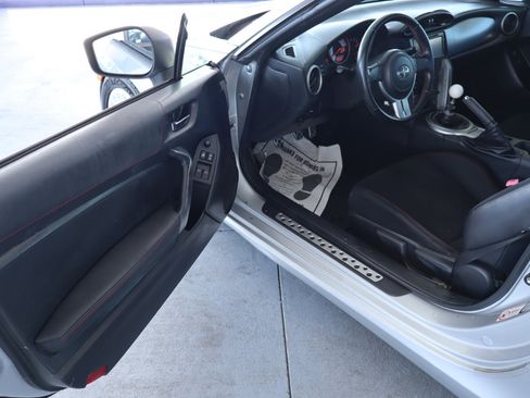 Used 2013 Scion FR-S image 12