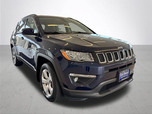 Used 2018 Jeep Compass Latitude w/ Popular Equipment Group AWD/4WD image 5