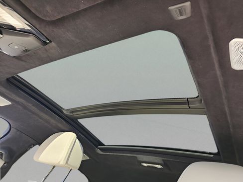 Certified 2024 BMW X6 M60i w/ Dynamic Handling Package image 18