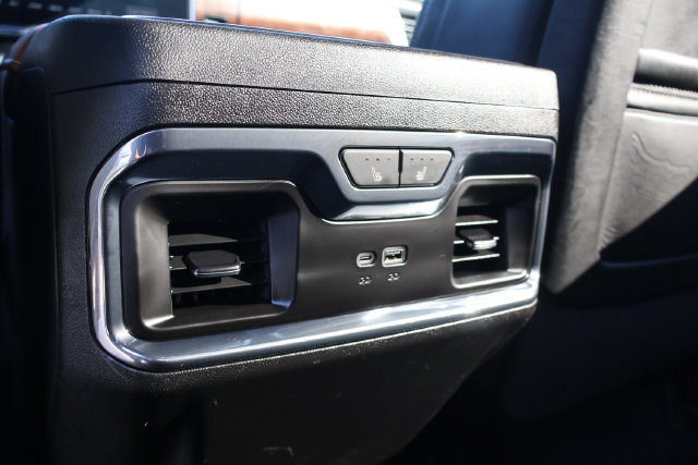 Used 2024 GMC Sierra 1500 Denali Ultimate AWD/4WD image 8