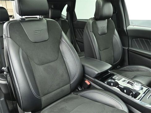 Certified 2019 Ford Edge ST w/ Convenience Package image 32