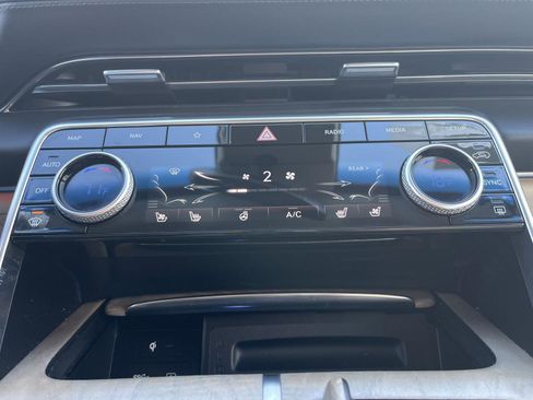 Used 2023 Genesis GV80 2.5T w/ Prestige Package image 19