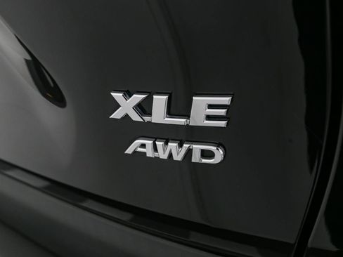 Used 2022 Toyota RAV4 XLE image 11