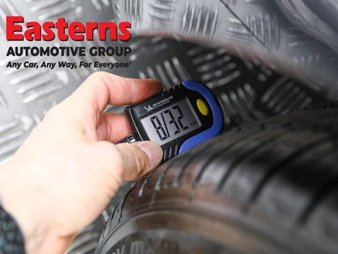 Used 2023 Tesla Model 3 Standard Range image 23