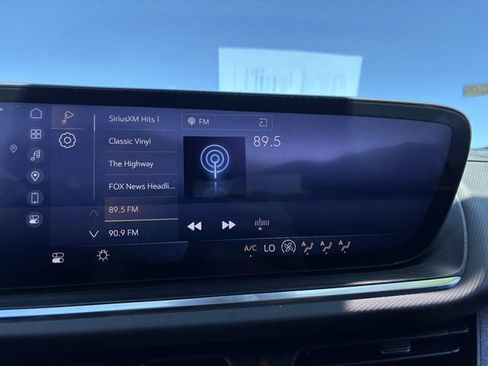 Used 2024 Buick Envision Preferred AWD/4WD image 22
