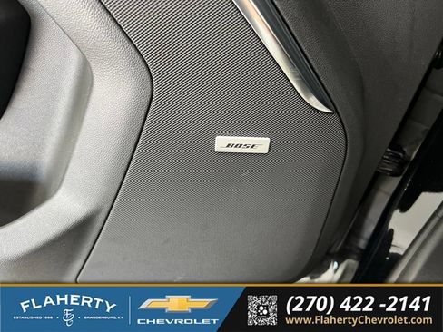 Used 2025 Chevrolet Suburban High Country AWD/4WD image 24