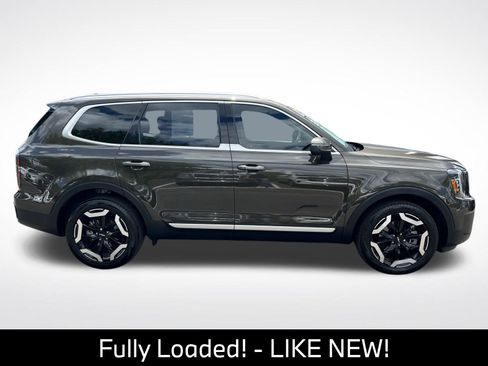 Used 2025 Kia Telluride EX w/ EX Captain's Chair Package FWD image 12