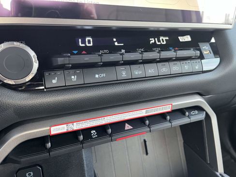 Used 2025 Toyota Tundra Limited image 22