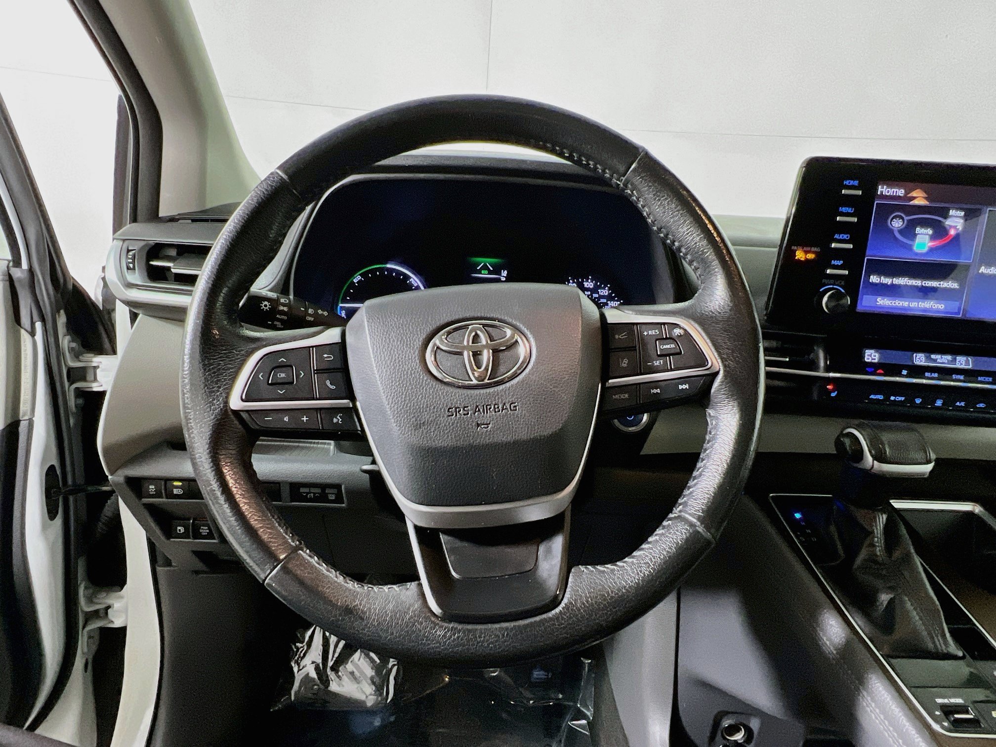 Used 2022 Toyota Sienna XLE FWD image 18