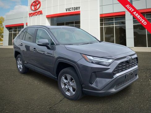Used 2025 Toyota RAV4 XLE AWD/4WD image 1