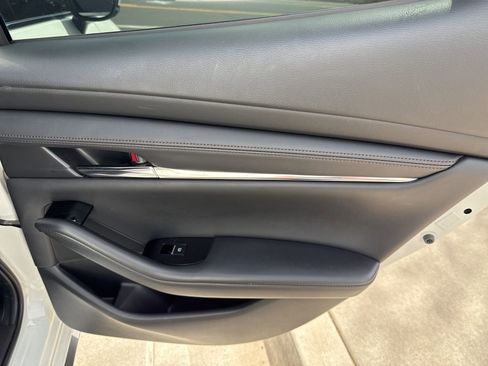 Used 2023 MAZDA MAZDA3 s image 29