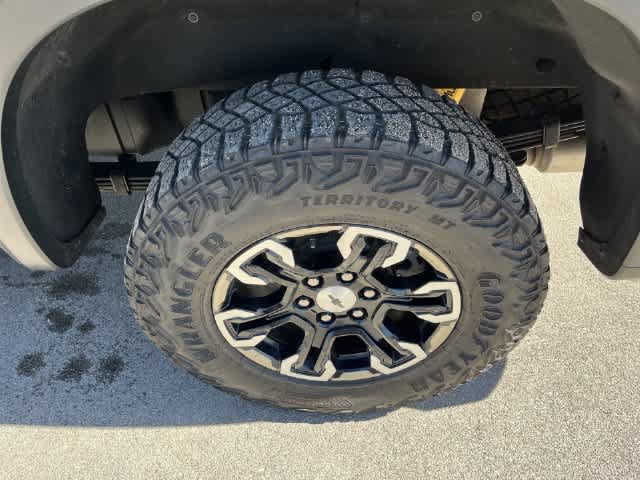 Used 2023 Chevrolet Silverado 1500 ZR2 w/ Technology Package AWD/4WD image 12