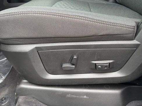 New 2026 RAM 2500 Big Horn AWD/4WD image 16