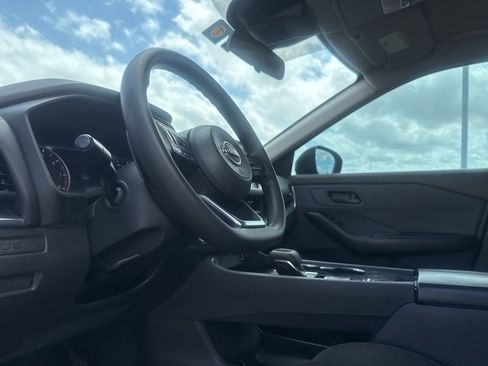 Used 2023 Nissan Rogue S image 32