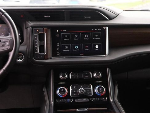 Used 2023 GMC Yukon Denali Ultimate AWD/4WD image 27