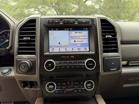 Used 2019 Ford Expedition XLT w/ Equipment Group 202A AWD/4WD image 14