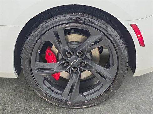 Used 2020 Chevrolet Camaro SS image 30