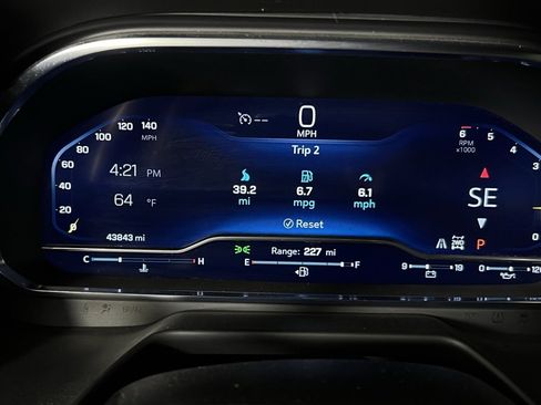 Used 2023 Chevrolet Suburban Premier image 19