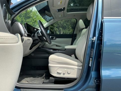Used 2025 Kia Sorento EX w/ EX Panoramic Sunroof Package AWD/4WD image 10