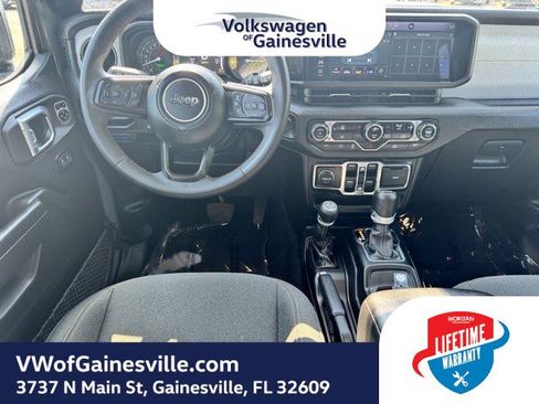 Used 2024 Jeep Wrangler Sport S image 14