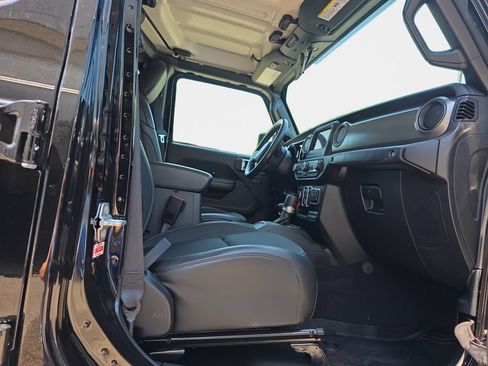 Used 2021 Jeep Gladiator Sport AWD/4WD image 19