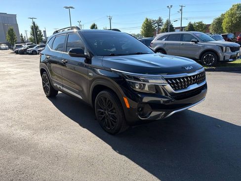 Certified 2022 Kia Seltos Nightfall Edition AWD/4WD image 5