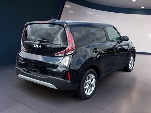 Certified 2025 Kia Soul LX FWD image 5