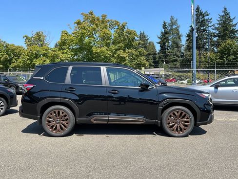 Used 2025 Subaru Forester Sport image 9