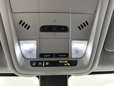 Certified 2024 GMC Terrain SLT image 32