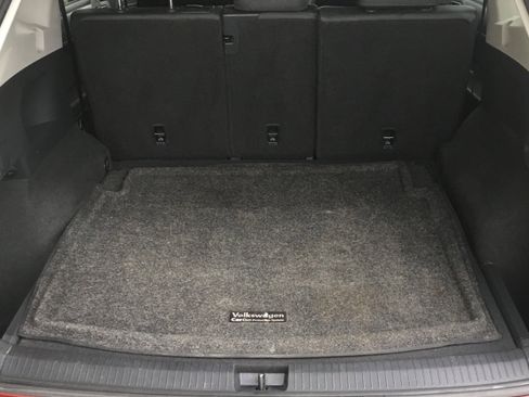 Used 2020 Volkswagen Tiguan SEL AWD/4WD image 4