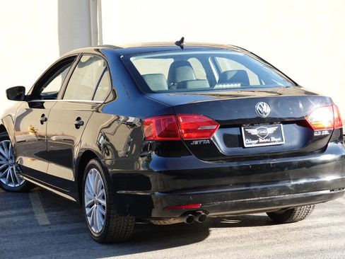 Used 2011 Volkswagen Jetta SEL FWD image 13