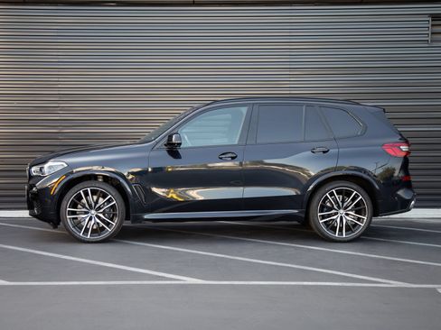 Used 2019 BMW X5 xDrive40i w/ M Sport Package AWD/4WD image 2