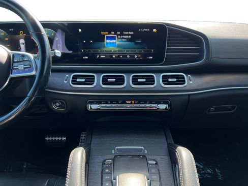 Used 2021 Mercedes-Benz GLS 580 4MATIC image 11