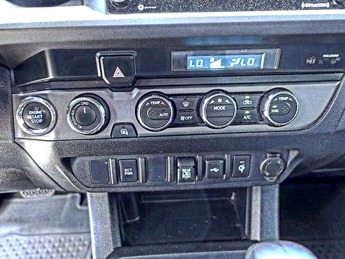 Used 2023 Toyota Tacoma TRD Sport AWD/4WD image 21