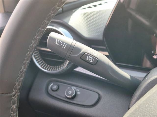 Used 2025 Chevrolet Trax ACTIV FWD image 10