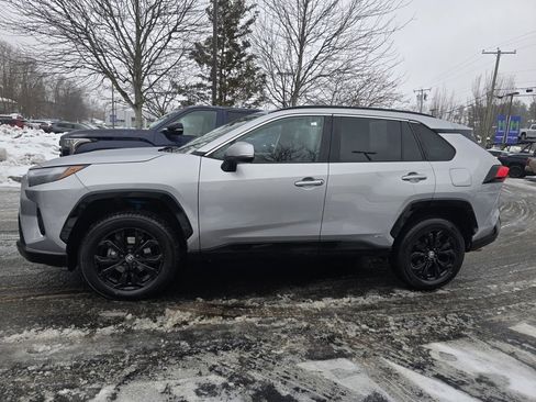 Certified 2023 Toyota RAV4 SE image 3