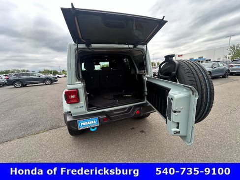 Used 2024 Jeep Wrangler Unlimited Sahara AWD/4WD image 12