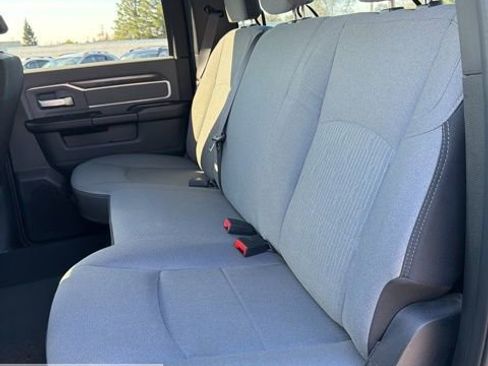 Used 2021 RAM 2500 Big Horn image 30