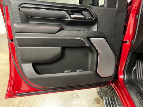 Certified 2025 GMC Sierra 2500 AT4X image 15