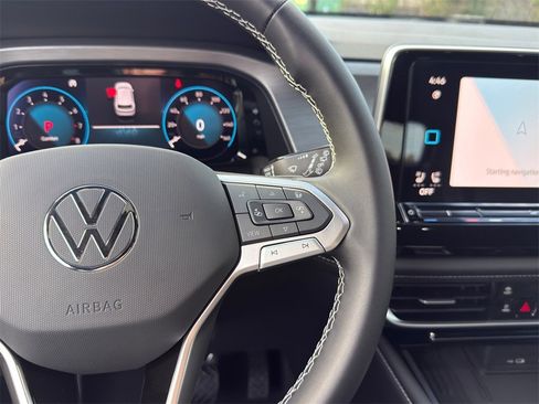 New 2026 Volkswagen Atlas Cross Sport SE image 16